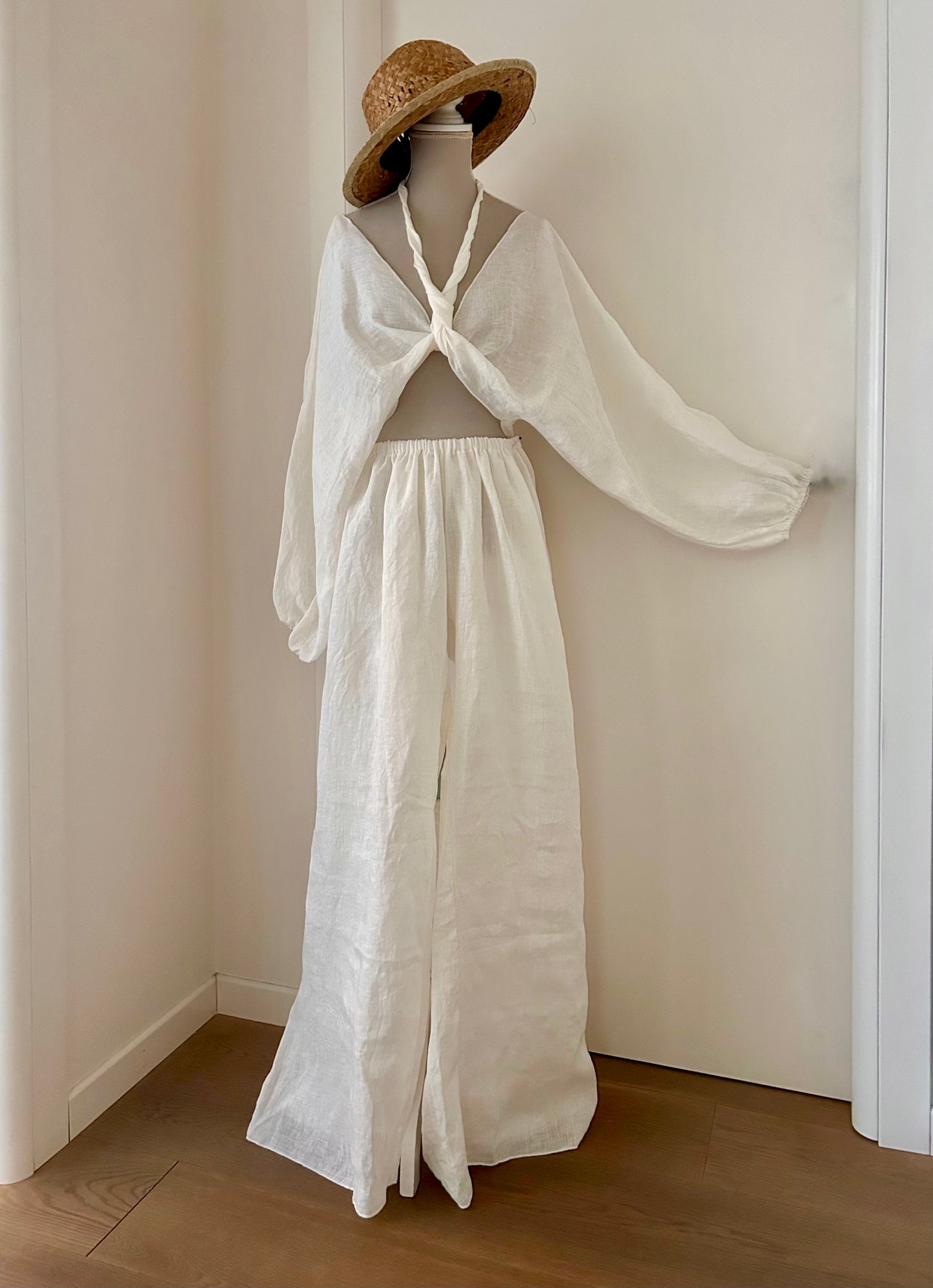 CAPRI OVERSIZE TROUSERS AND MULTIWAY TOP